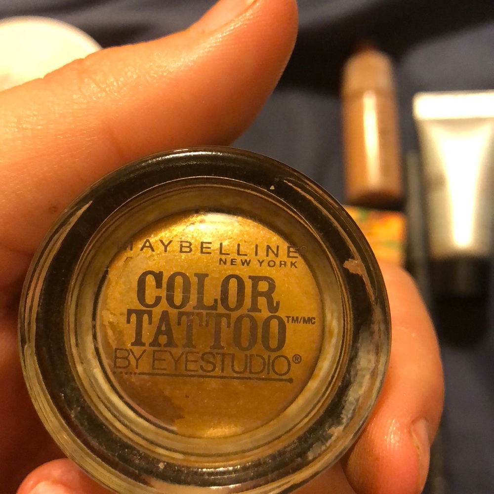 Makeup Bundle - Picture 5 of 8